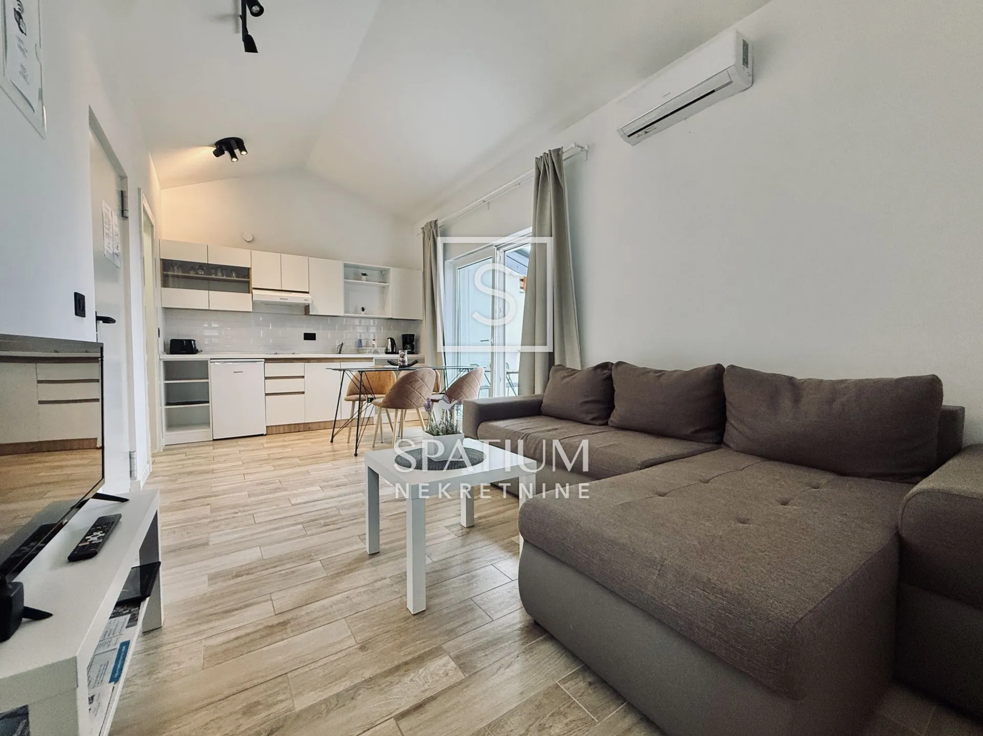 CRIKVENICA, 4 APARTMANA U NOVOGRADNJI S BAZENOM - cover