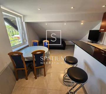 JADRANOVO, STAN U BLIZINI MORA - cover