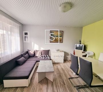 NOVI VINODOLSKI, KUĆA 50m2 I DVORIŠTE 111m2  - cover