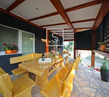 ZADAR, SUKOŠAN, KUĆA S VELIKOM OKUĆNICOM  - cover