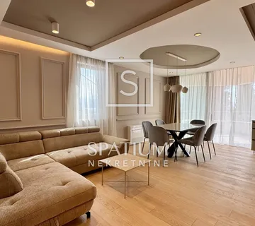 OPATIJA, APARTMAN U STROGOM CENTRU S PARKINGOM - cover