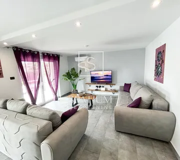 MEDULIN, MODERNA VILA S BAZENOM NA ATRAKTIVNOJ LOKACIJI - cover