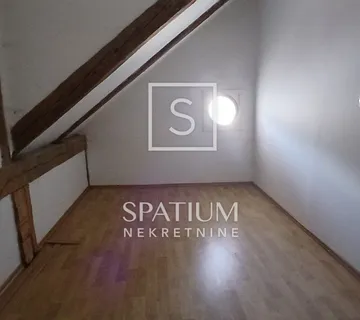 GEROVO, STAN U CENTRU MJESTA - cover