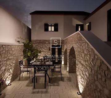 TRIBALJ, VINODOLSKA OPĆINA, KAMENA KUĆA  - cover