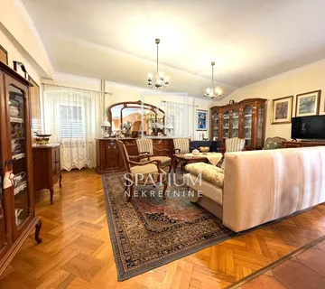 KASTAV, SAMO U NAŠOJ PONUDI, TROSOBAN STAN U STAROJ JEZGRI - cover