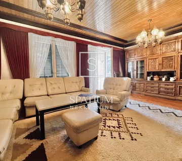 CRIKVENICA, SAMOSTOJEĆA KUĆA S 11 APARTMANA  - cover