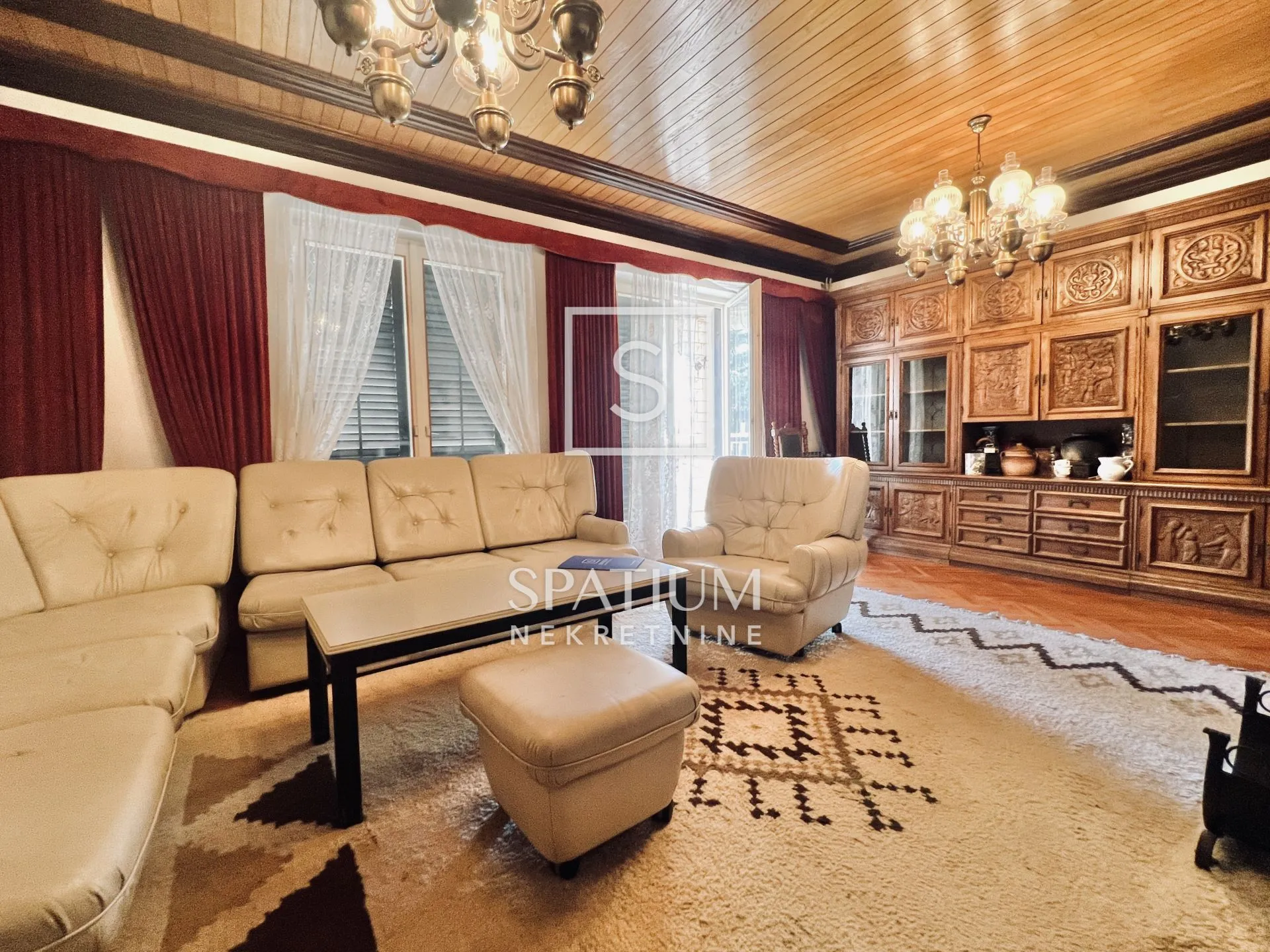 CRIKVENICA, SAMOSTOJEĆA KUĆA S 11 APARTMANA  - cover