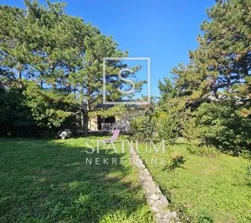 BAŠKA, OTOK KRK,  KUĆA S OKUĆNICOM U BLIZINI MORA - cover