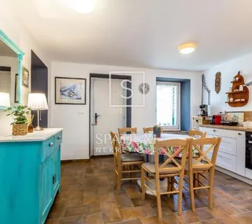 RASOPASNO, OTOK KRK, KAMENA KUĆA S BAZENOM - cover