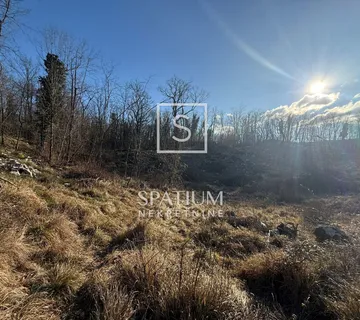 PERMANI, GRAĐEVINSKO ZEMLJIŠTE U CENTRU MJESTA - cover