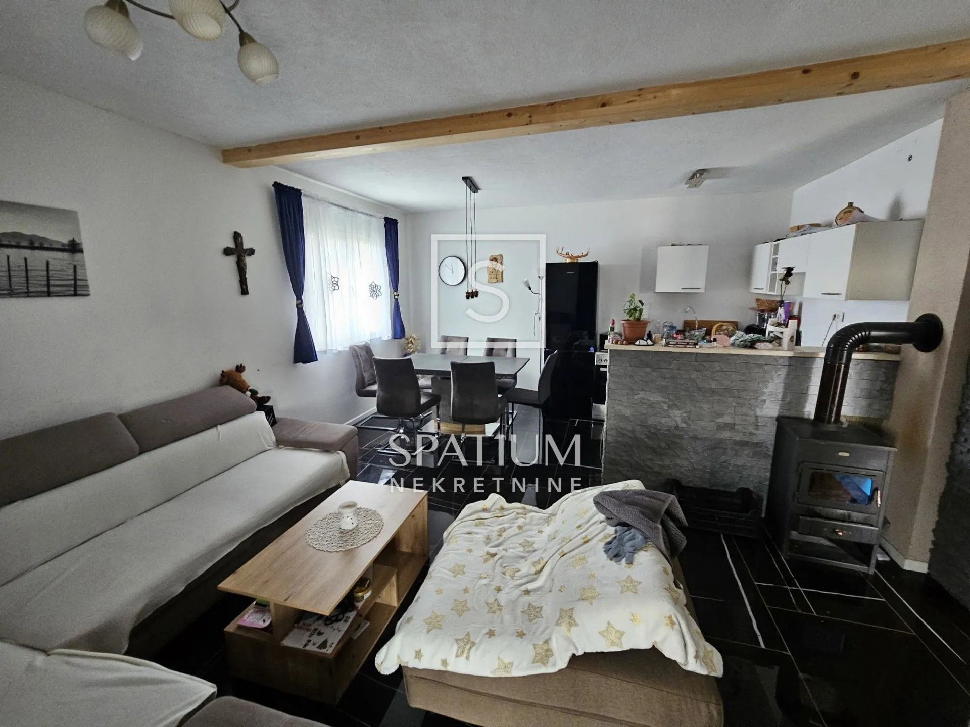 VIŠNJAN, KUĆA NA POLJOPRIVREDNOM ZEMLJIŠTU - cover