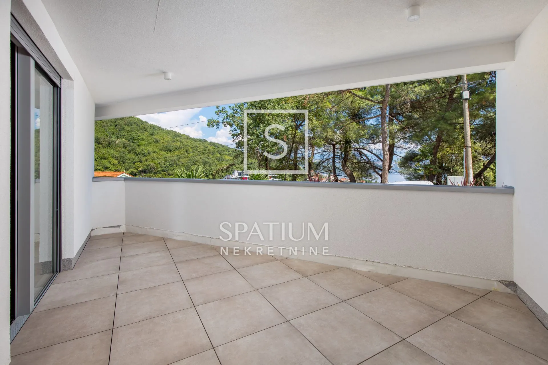 OPATIJA, ODLIČAN STAN U NOVOGRADNJI S POGLEDOM NA MORE - cover