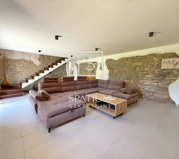 SVETVINČENAT, ISTARSKA KAMENA KUĆA S BAZENOM - cover
