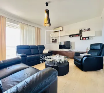 NOVI VINODOLSKI, STAN S BAZENOM I POGLEDOM NA MORE - cover