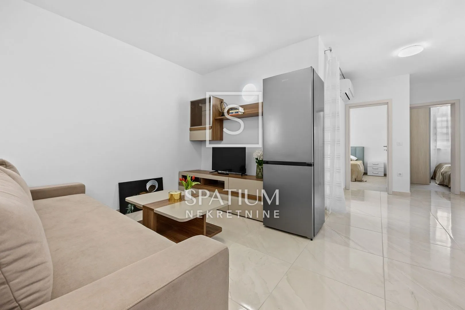 PEROJ, DVOSOBAN STAN NA PRVOM KATU, NOVOGRADNJA - cover