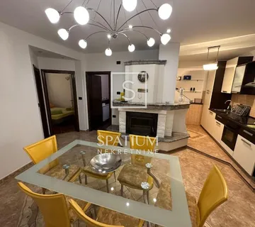 NOVI VINODOLSKI, SAMOSTOJEĆA KUĆA S TRI STANA - cover