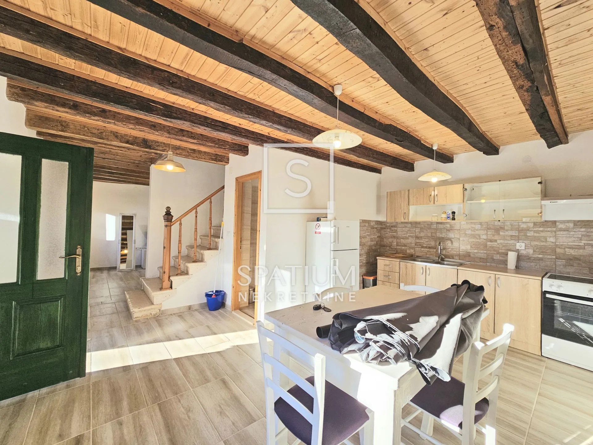 MARČANA, KUĆA U NIZU - cover