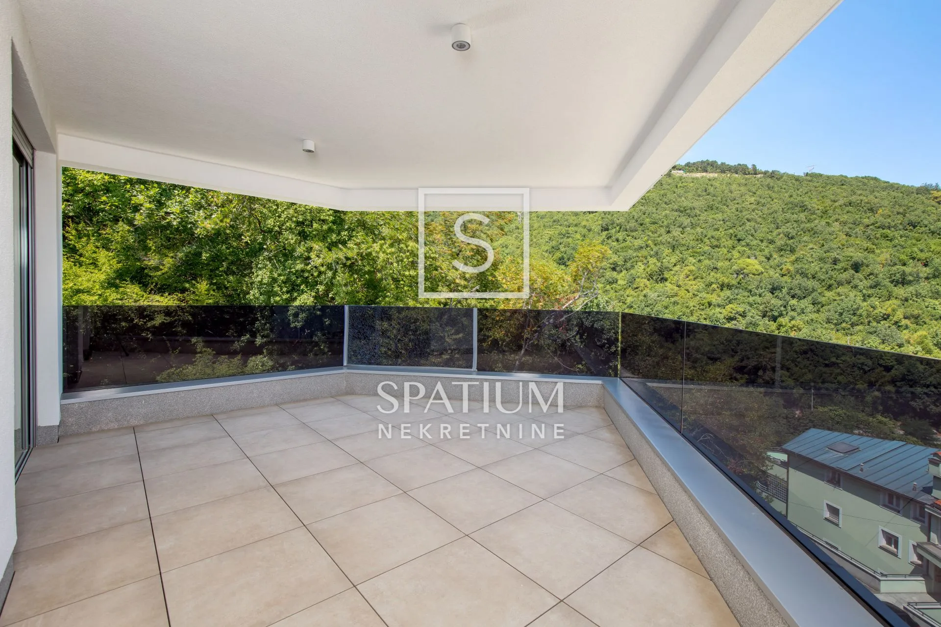 OPATIJA, ODLIČAN STAN U NOVOGRADNJI S POGLEDOM NA MORE - cover