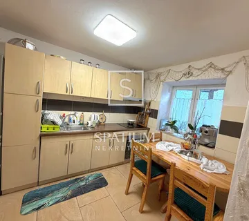 NOVI VINODOLSKI, KUĆA U ZALEĐU - cover