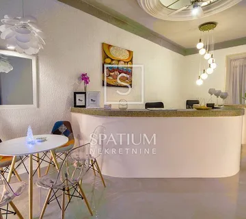 PULA, HOTEL S RESTORANOM I DVA POSLOVNA PROSTORA U CENTRU - cover