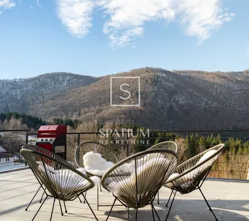 DELNICE, MODERNA A-FRAME KUĆA S UNUTARNJIM BAZENOM - cover