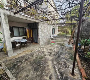 BRIBIR, KUĆA S TERASOM I GARAŽOM - cover