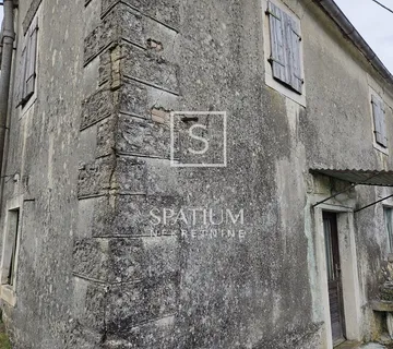 Kršan, Kamena Kuća, Zgrada I Garaža Za Renovaciju