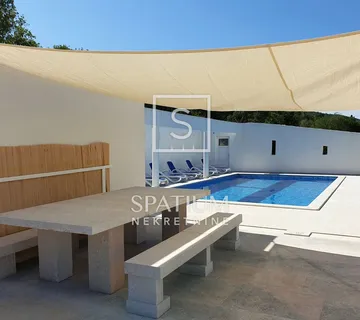 Labin, Raša, Apartmanska Kuća S Bazenom - Ravni, Raša