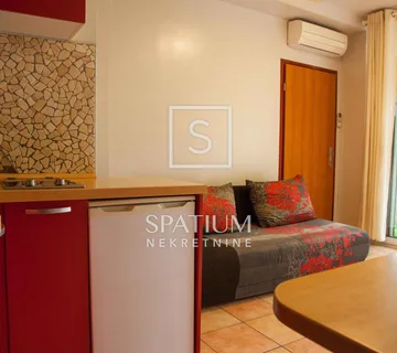 KOSTRENA, STAN ZA NAJAM - cover