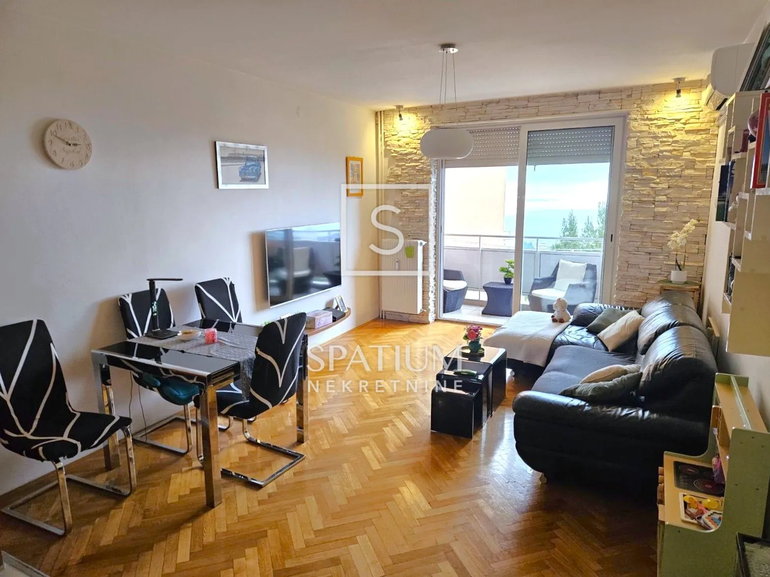 GORNJA VEŽICA, DVOSOBAN STAN S LIJEPIM POGLEDOM - cover