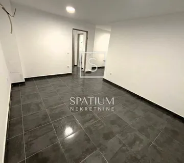 VIŠKOVO, MARINIĆI, JEDNOSOBAN STAN S DNEVNIM BORAVKOM - cover