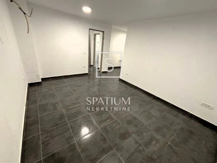 VIŠKOVO, MARINIĆI, JEDNOSOBAN STAN S DNEVNIM BORAVKOM - cover