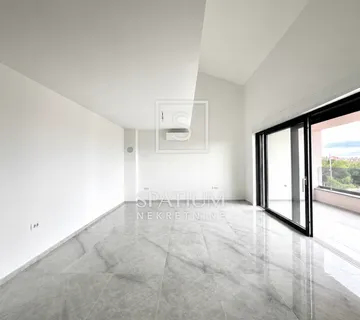 VALBANDON, STAN SA GALERIJOM 138 m2 - Valbandon, Fažana