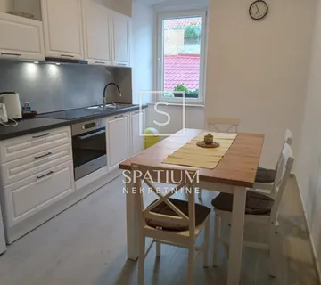 Belveder, Novoureðen Trosoban Stan - Rijeka