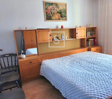 SENJ, STAN NA ODLIČNOJ LOKACIJI, S OTVORENIM POGLEDOM NA MORE - cover