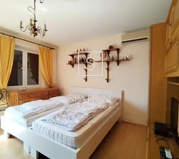 CRIKVENICA, KUĆA S GARAŽOM 30m OD MORA - cover
