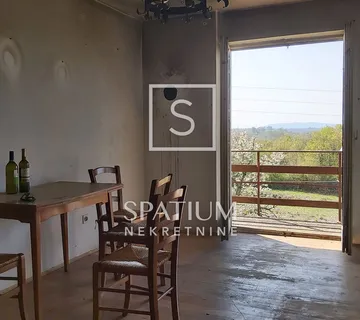 LABIN, KUĆA ZA ADAPTACIJU NA VELIKOM GRAĐEVINSKOM ZEMLJIŠTU - cover