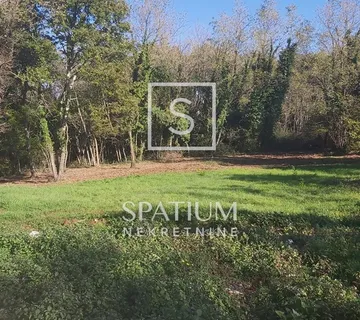 MARČANA, GRAĐEVINSKO ZEMLJIŠTE NA RUBU NASELJA - cover