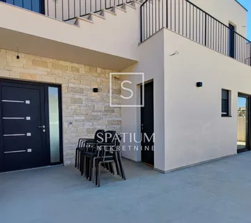 POREČ, MODERNA KUĆA SA KROVNOM TERASOM - cover