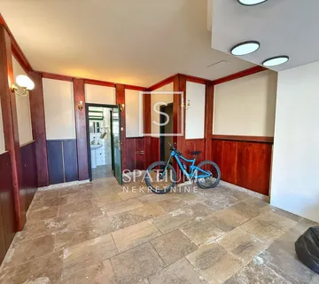 POREČ, POSLOVNI PROSTOR NA SJAJNOJ LOKACIJI - cover