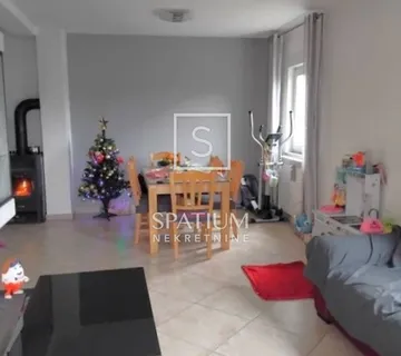 DRAŽICE, DVOSOBAN STAN S DNEVNIM BORAVKOM - cover