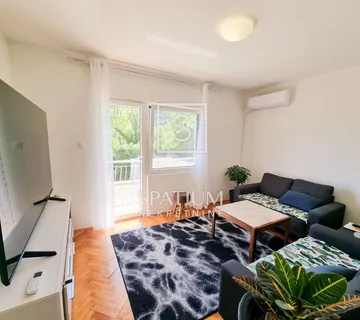 BRIBIR, SAMOSTOJEĆA KUĆA S VELIKOM OKUĆNICOM - cover