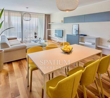 OPATIJA, KVALITETNO UREĐEN APARTMAN S POGLEDOM NA MORE - cover