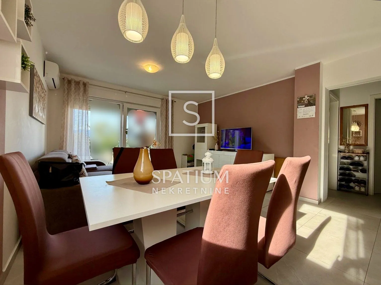 VIŠKOVO, STAN U NOVOGRADNJI S DVA PARKIRNA MJESTA - cover