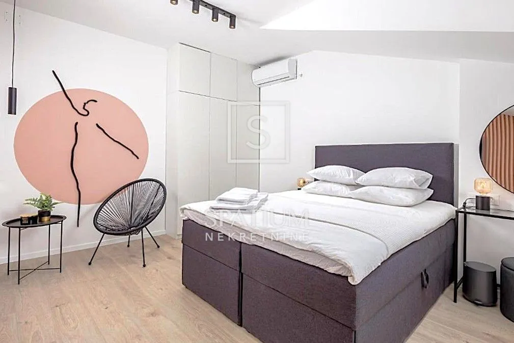 OPATIJA, CENTAR, DVOSOBAN STAN, 150 METARA DO MORA - cover