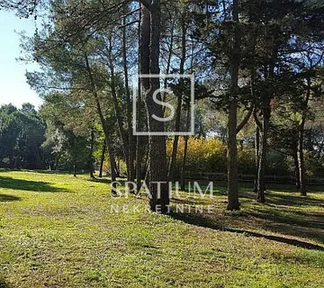 ROVINJ, GRAĐEVINSKO ZEMLJIŠTE - cover