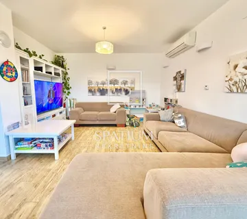 REŠETARI - NAJAM, NOVIJA ZGRADA, OBITELJSKI STAN S OKUĆNICOM - cover