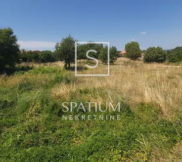 LABIN, GRAĐEVINSKO ZEMLJIŠTE 3 KM OD CENTRA - cover