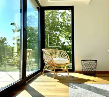 LABIN, SAMOSTOJEĆA NOVOGRADNJA S BAZENOM - cover