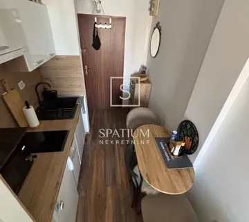 MALINSKA, NOVO UREĐENI APARTMAN BLIZU MORA - cover